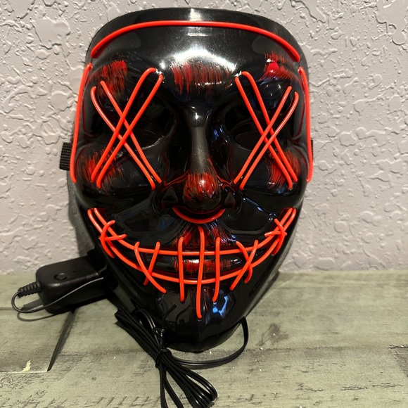 Light up The Purge Mask - Picture 5 of 5
